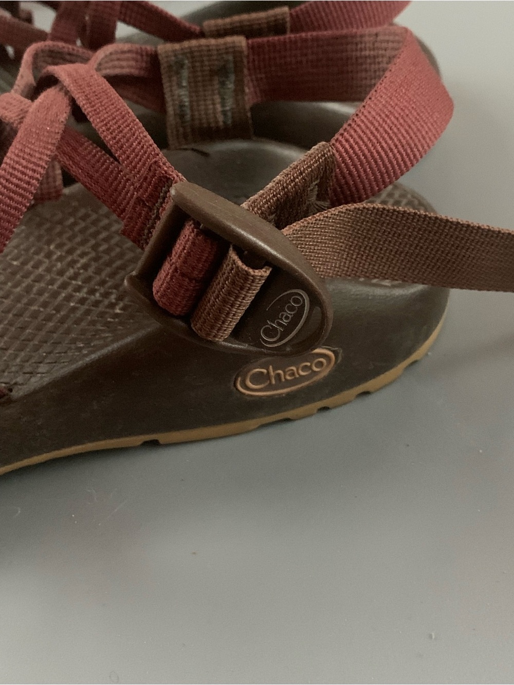 Chaco original with double maroon straps - Picture 6 of 7